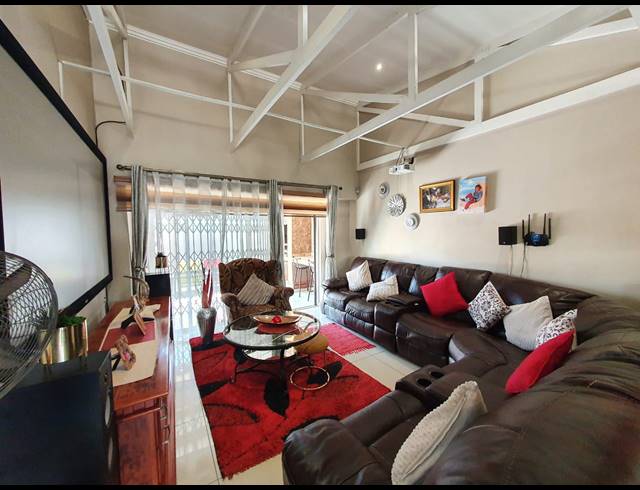 3 BEDROOM TOWNHOUSE FOR SALE IN WATERVAL EAST